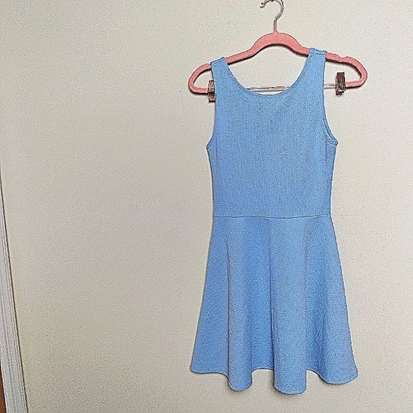 H&M Divided Light Blue Textured Knit Scoop Neck Sleeveless Skater Dress Size 6 - Picture 1 of 9